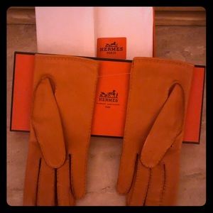 Hermès lambskin gloves. Size 6 1/2. Cognac